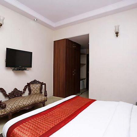 Oyo 5401 Hotel Mid Town New Delhi Eksteriør billede