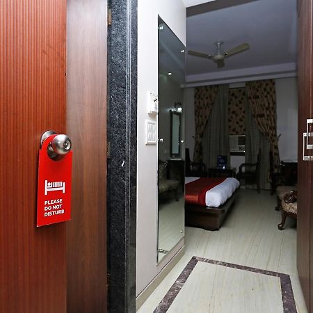Oyo 5401 Hotel Mid Town New Delhi Eksteriør billede