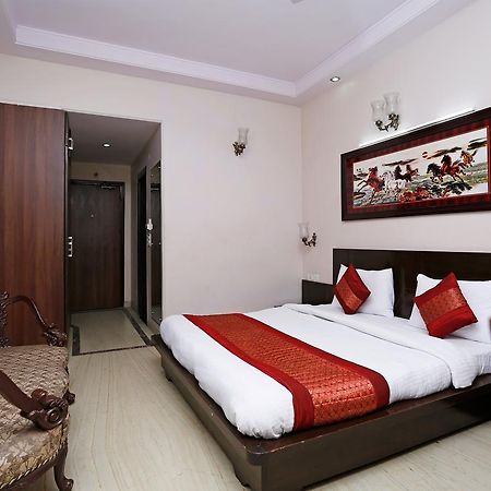 Oyo 5401 Hotel Mid Town New Delhi Eksteriør billede