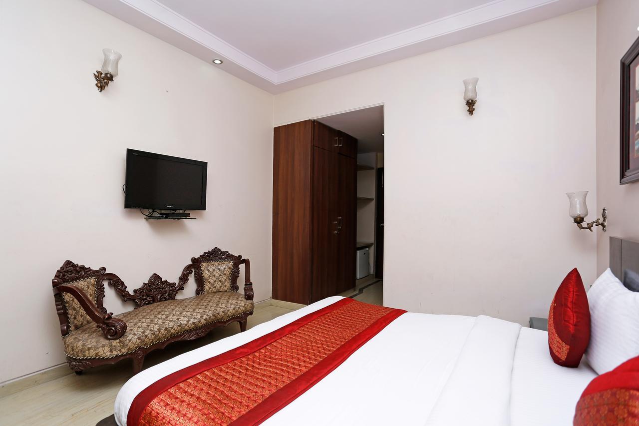 Oyo 5401 Hotel Mid Town New Delhi Eksteriør billede