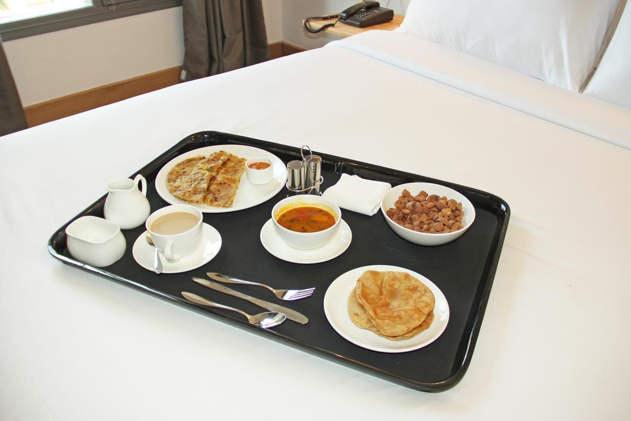 Oyo 5401 Hotel Mid Town New Delhi Eksteriør billede